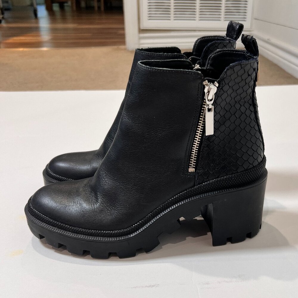 Gianni Bini Black Zip Booties Size 8